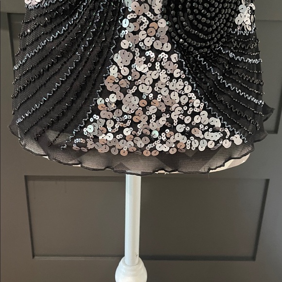 NWOT Cartise Black and Silver Sequin Women's Top - Picture 4 of 8